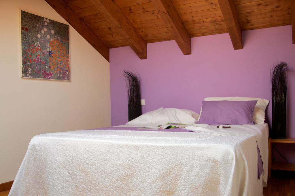 ヴィットゥオーネ Cascina Delle Mele Bed & Breakfast エクステリア 写真