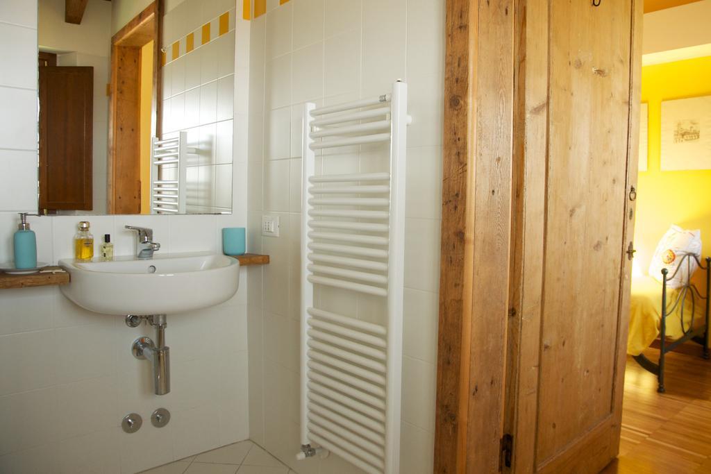 ヴィットゥオーネ Cascina Delle Mele Bed & Breakfast エクステリア 写真