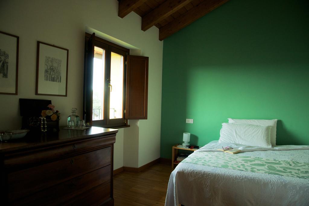 ヴィットゥオーネ Cascina Delle Mele Bed & Breakfast エクステリア 写真