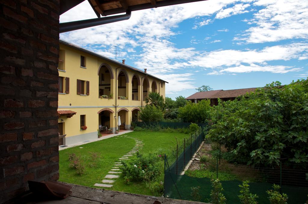 ヴィットゥオーネ Cascina Delle Mele Bed & Breakfast エクステリア 写真