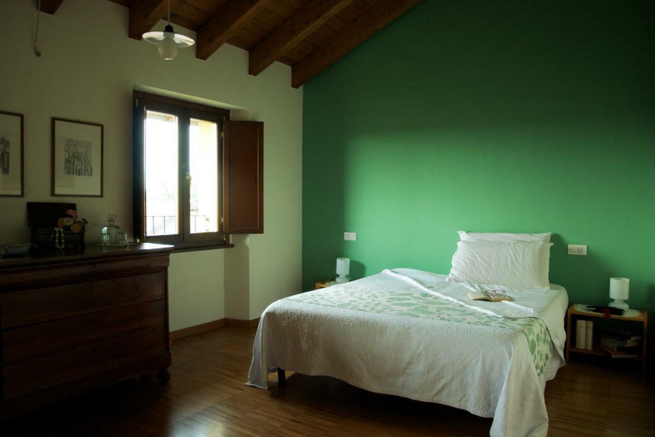 ヴィットゥオーネ Cascina Delle Mele Bed & Breakfast エクステリア 写真